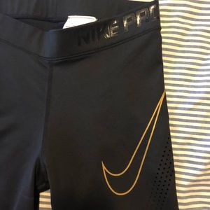 Nike Pro Hypercool leggings